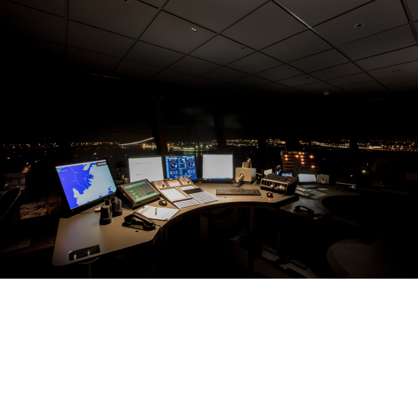 Sérhæfð vinnulýsing í flugturni Reykjavíkurflugvallar