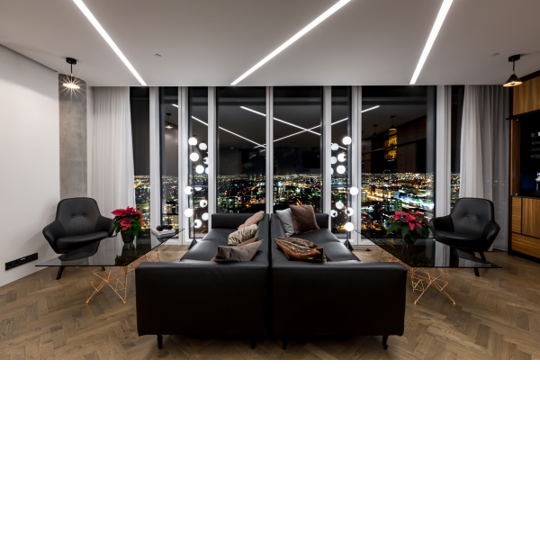 Lýsingarhönnun herbergja og annarra rýma er fyrsta flokks og til verksins voru notuð ljós frá Atelier Areti og KLUS.