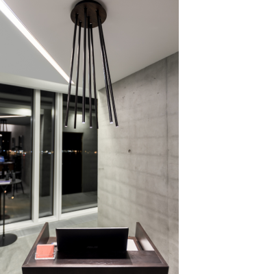 Lýsingarhönnun herbergja og annarra rýma er fyrsta flokks og til verksins voru notuð ljós frá Atelier Areti og KLUS.