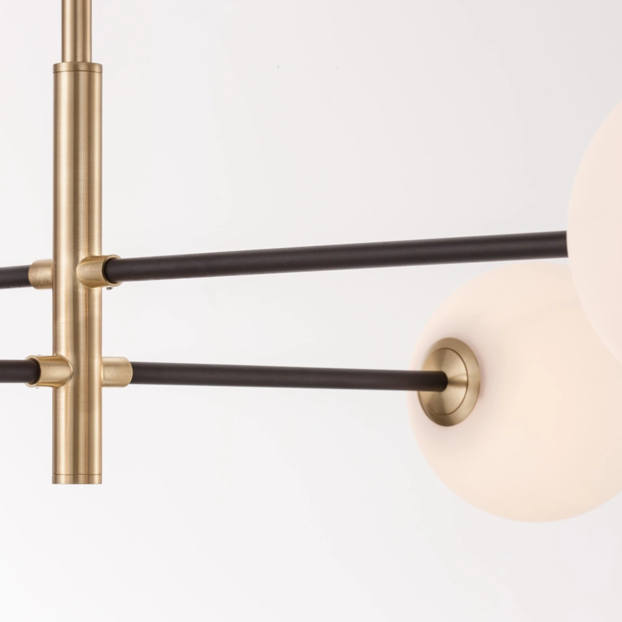 Vitra hangandi G9 4x5W gyllt/svart/opal - Image 3