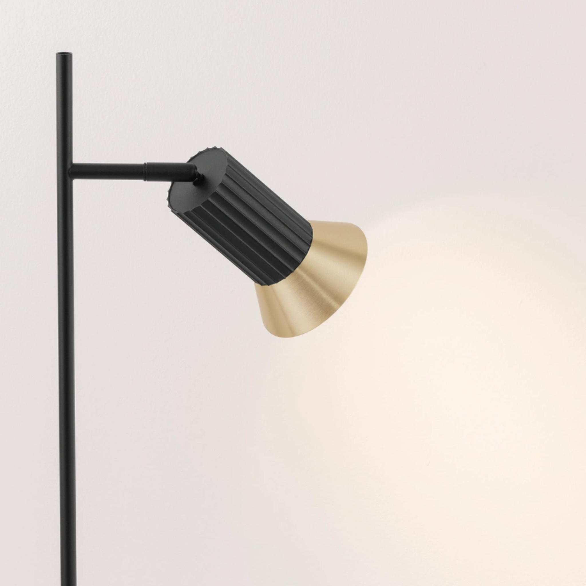 LUVIA borðlampi LED MR16/GU10 1x10W IP20 án peru svart/gyllt - Image 2
